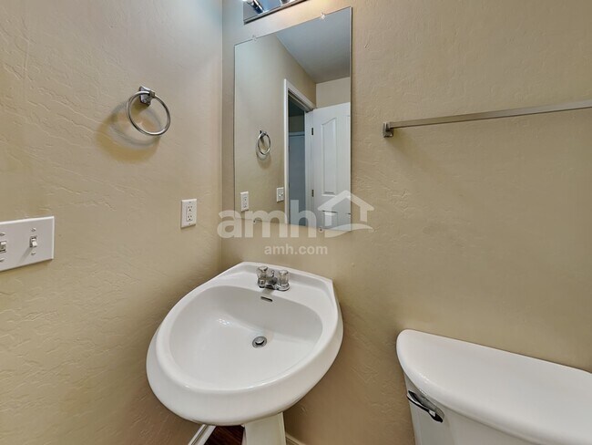 Building Photo - 7413 S 40th Ave