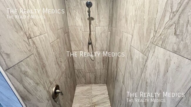 Building Photo - 1161 Yager Rd SE