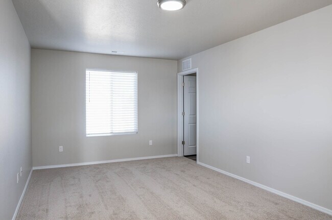 Building Photo - 1036 Magic Mill Ave