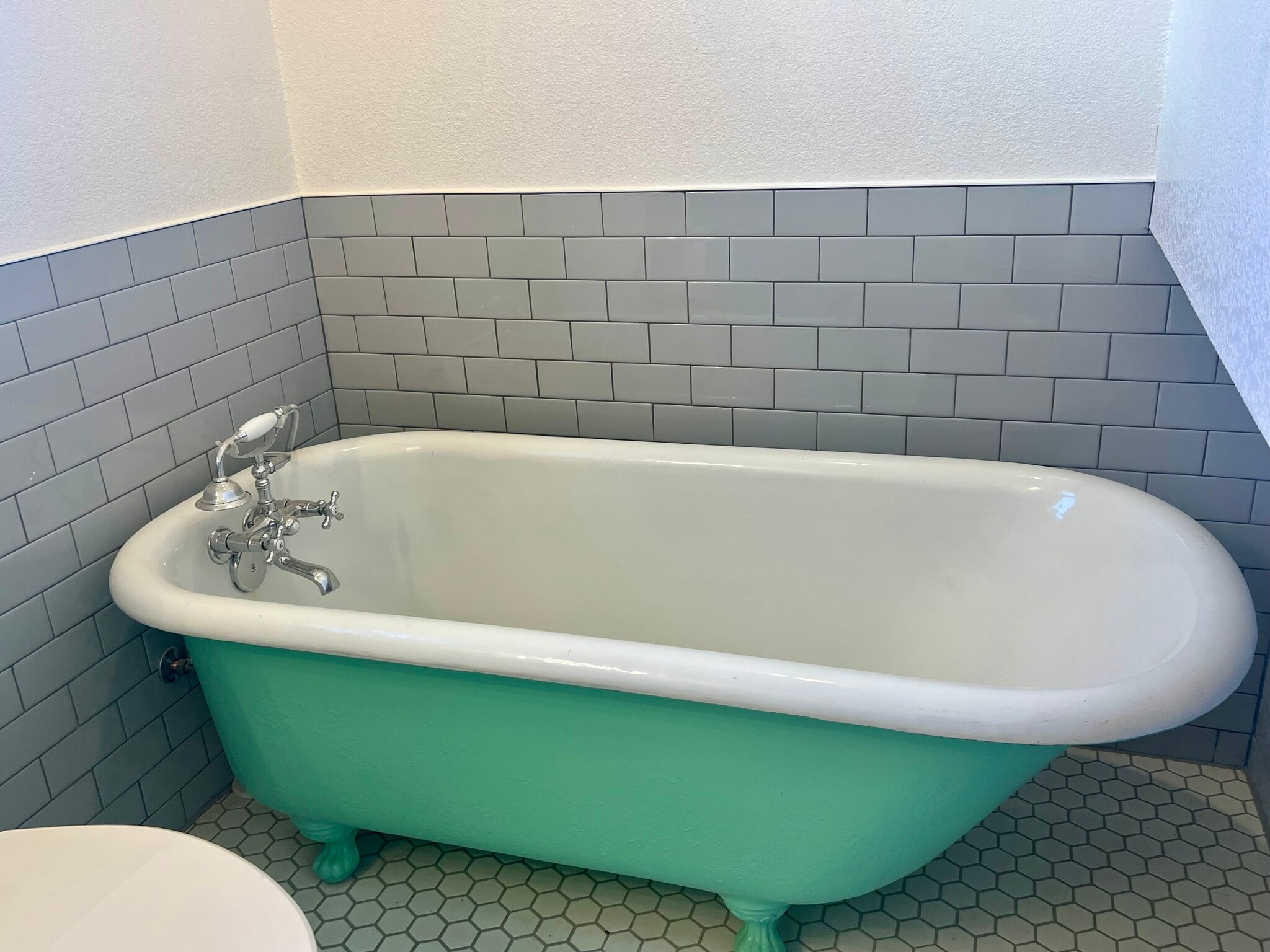 Claw foot tub in downstairs bathroom - 2115 Johnson St