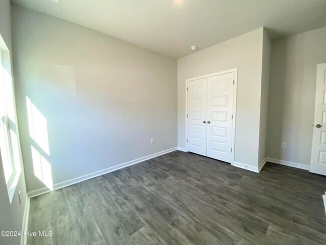 Building Photo - NEW PRICE REDUCTION!  LIKE NEW HOUSE!  DON'T MISS IT!