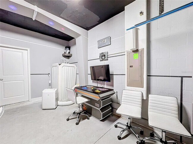 Building Photo - 1589 Flange Dr