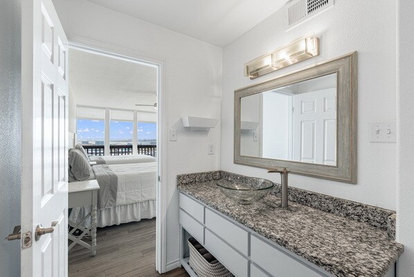 Building Photo - 15002 Windward Dr