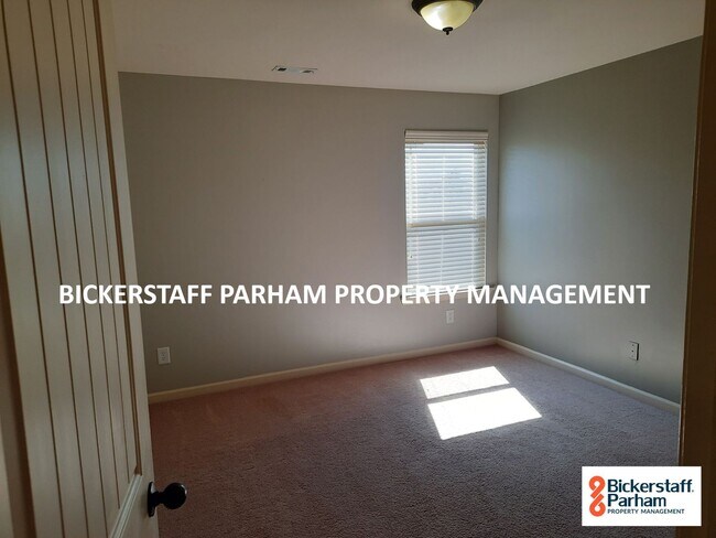 Building Photo - The ideal space to balance life, work and ...