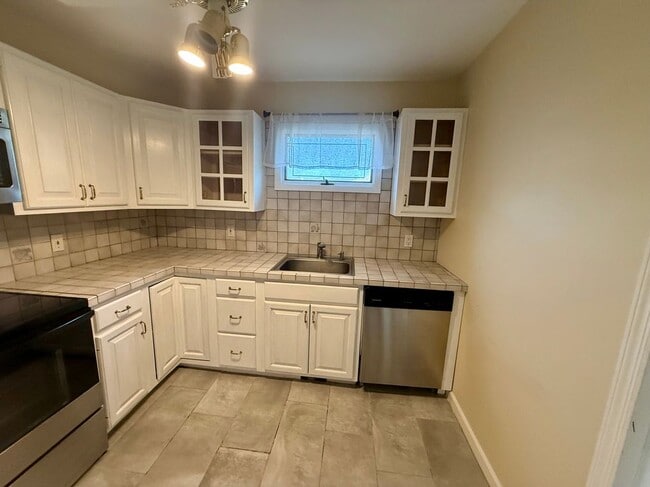 Building Photo - 333 Smithtown Blvd