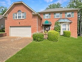 Building Photo - 309 Oakcrest Ct