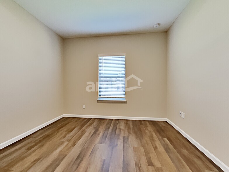 Building Photo - 225 Edge Pk Trl