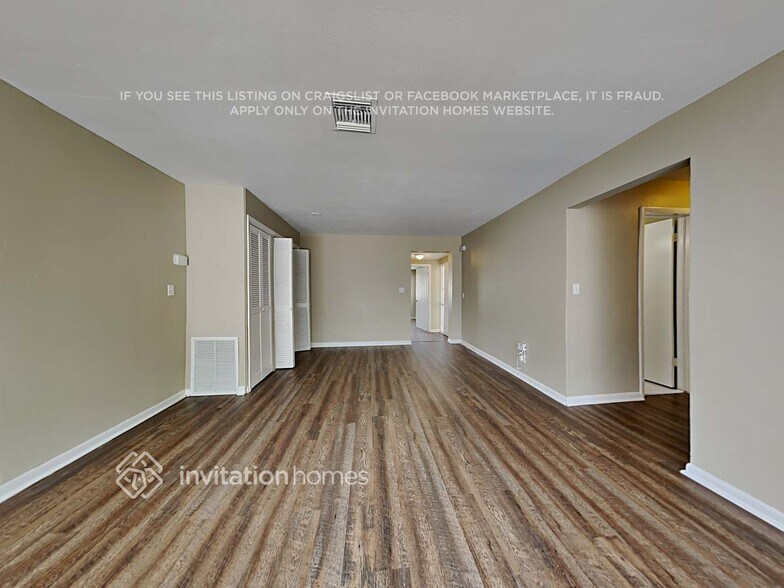 Building Photo - 1284 NW 5th St
