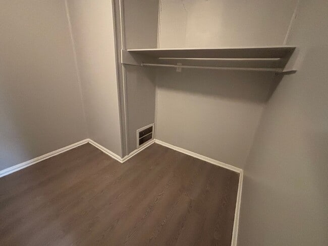 Building Photo - 837 Carrolton Rd