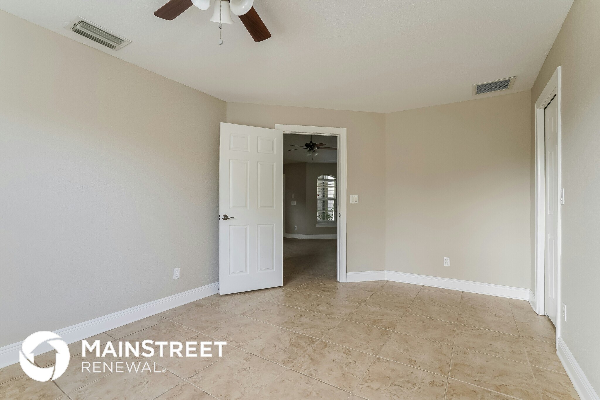 Building Photo - 2510 Barcelona Ave