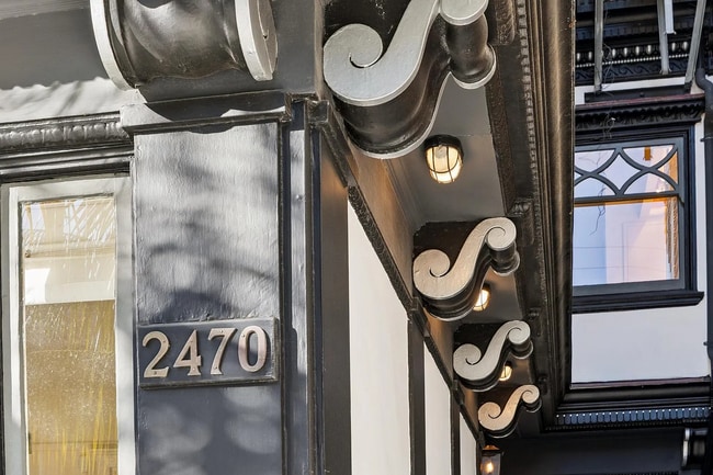 Building Photo - 2470 Broadway