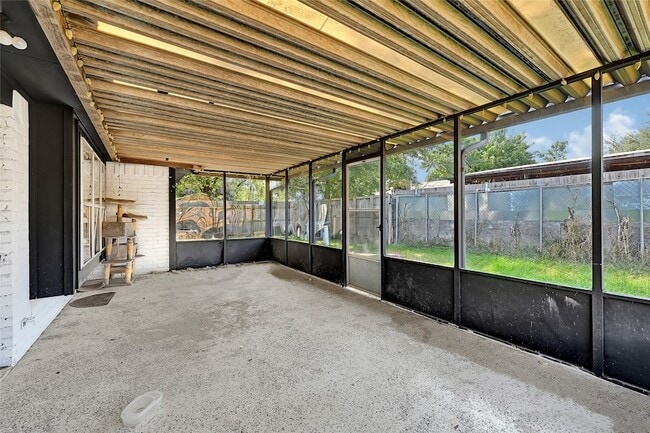 Building Photo - 9611 Camrose Ct