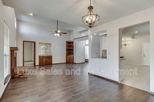 Building Photo - 7713 Doris Dr