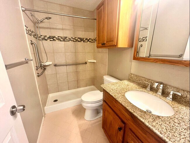 Building Photo - Spacious & Cozy 3/BR 2/BA Single Family Home in Austin!