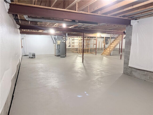 Building Photo - 11 Harrington Dr