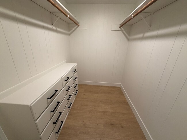 Building Photo - WAL2 - FULLY renovated 3 bed 1.5 bath on OAKWAY!