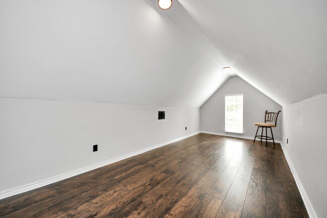 Building Photo - 1603 Dove Run
