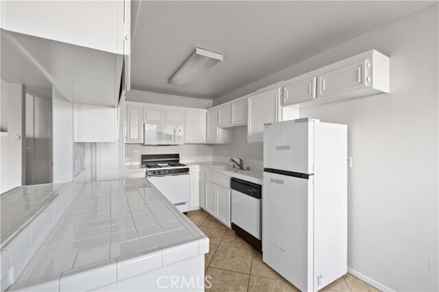 Building Photo - 39237 10th St W