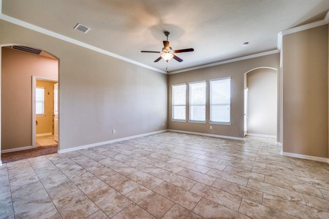 Building Photo - 16708 Central Garden Ln