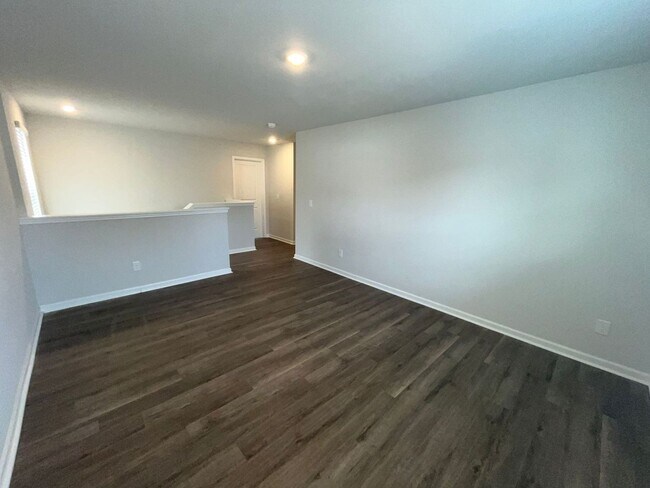 Building Photo - 503 Sandy Holw Dr