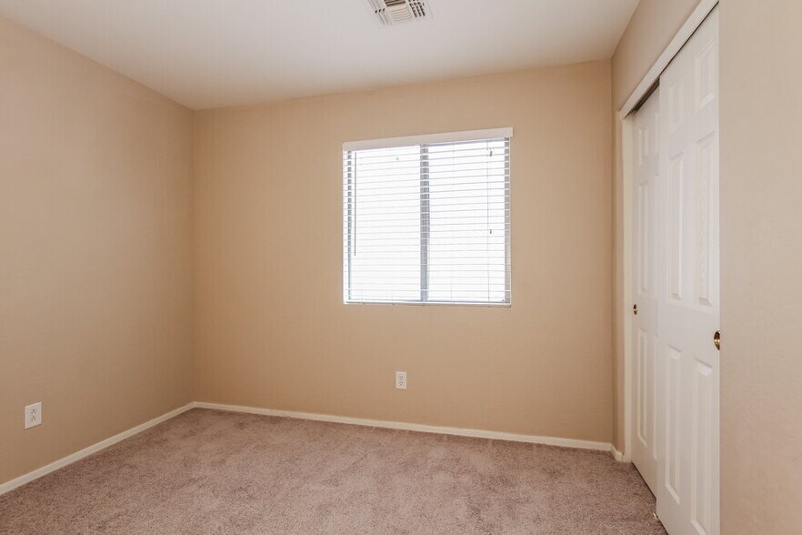 Building Photo - 21818 W Sonora St