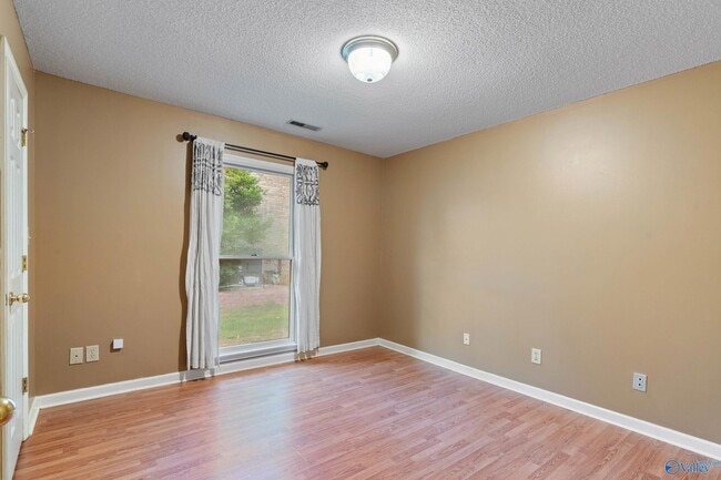 Building Photo - 115 Telluride Dr