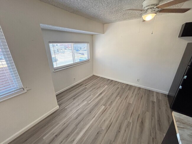 Building Photo - 6940 Hopkins Dr