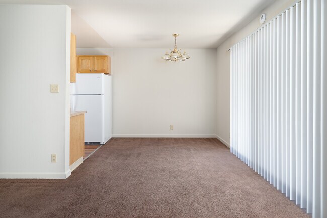 Building Photo - Parklane Apartments - KK01 - 107