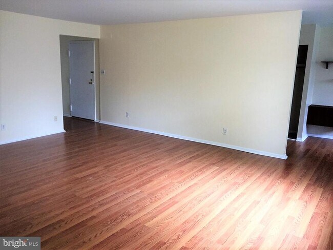 Building Photo - 4000 Gypsy Ln