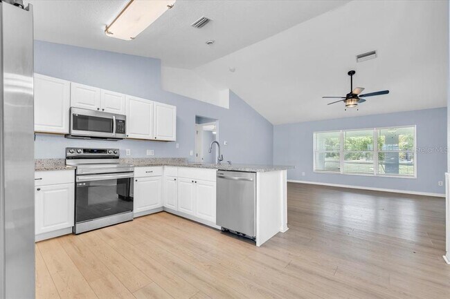 Building Photo - 1708 Blue Lake Cir