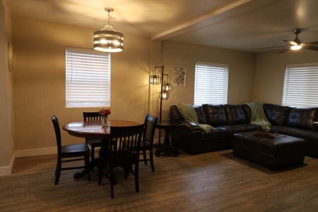 Building Photo - 351 N Main St