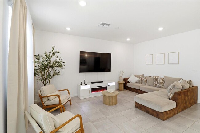 Building Photo - 19295 N Avelino Dr