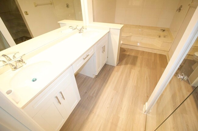 Building Photo - 3797 Park Lane Villas Rd