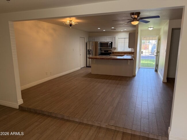 Building Photo - 6815 W Carol Ave