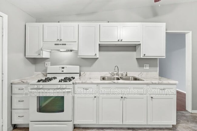 Building Photo - 9456 Calwood Dr