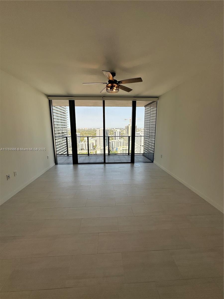Building Photo - 1000 Brickell Plz