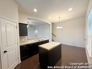 Building Photo - 602 Creekside Cir