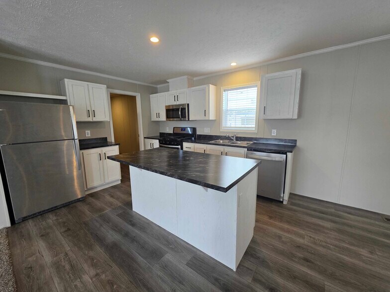 Building Photo - 3631 Juniper St