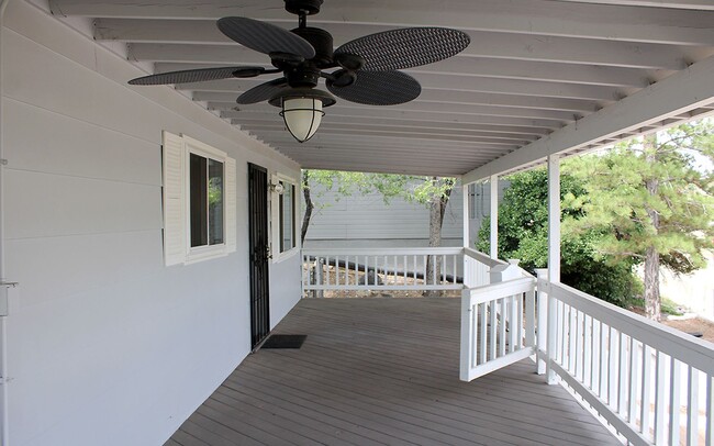 Building Photo - 407 Hill Ave