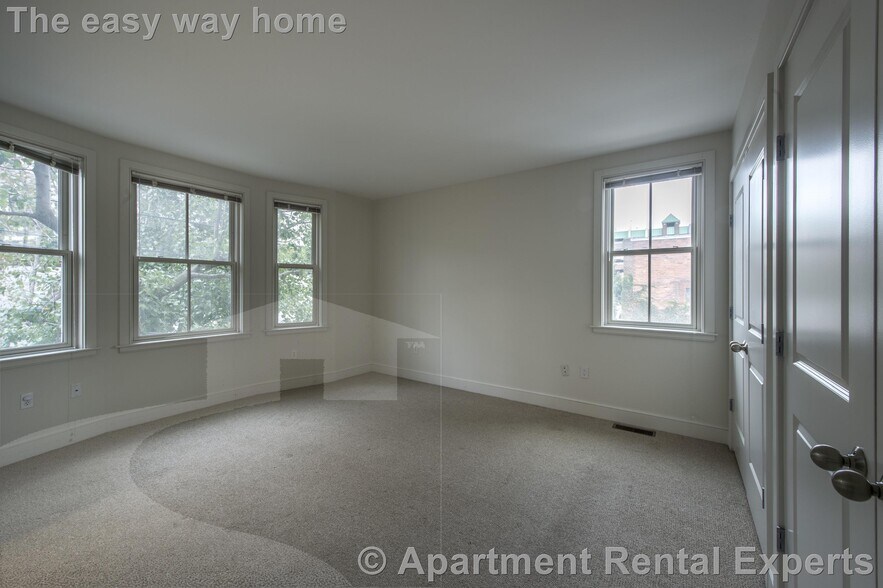 Building Photo - 110 Second St Unit #PH02