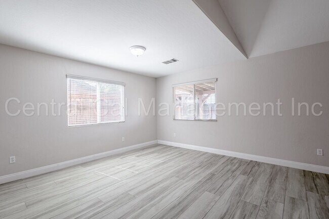 Building Photo - 4 Bedroom/2 Bath Home with Solar - $2650 p...