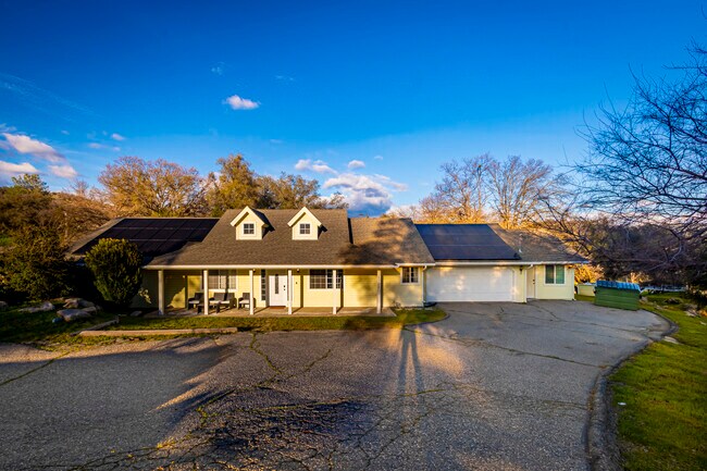 Building Photo - 28791 Yosemite Springs Pkwy