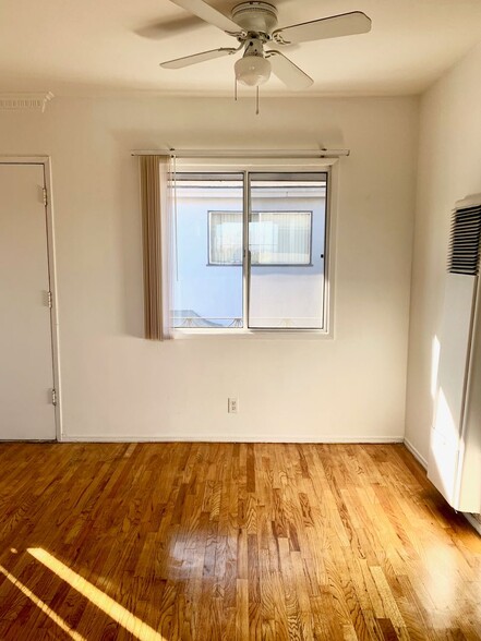 Interior Photo - 8871 18th St