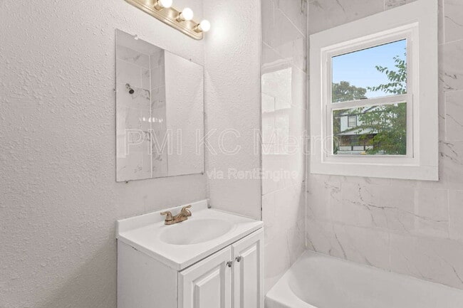 Building Photo - 3803 Highland Ave