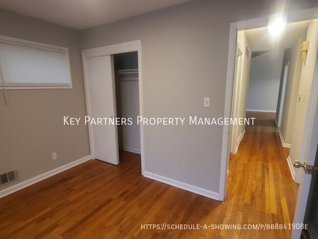 Building Photo - 7115 Larsen-