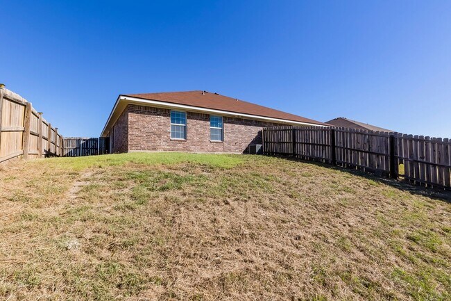 Building Photo - 2913 Starlight Dr