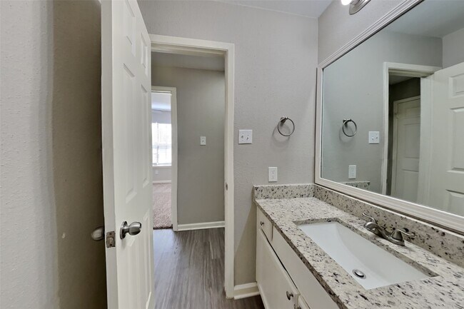 Building Photo - 7323 Livery Ln