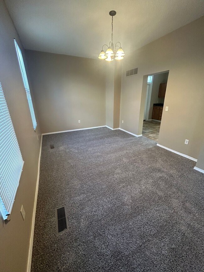 Building Photo - New Listing!!!