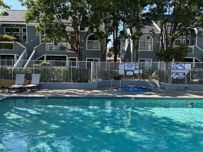 Building Photo - 767 Port Walk Pl