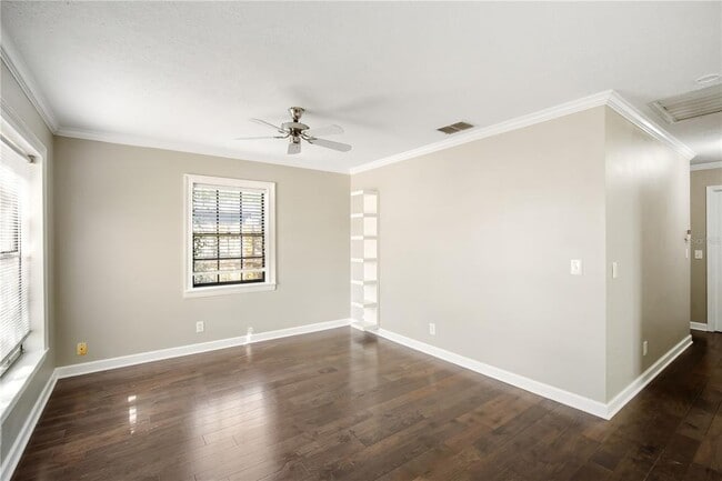 Building Photo - 3909 W Iowa Ave